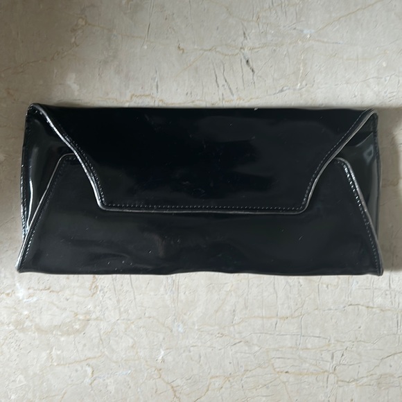 Laila Rowe Faux Patent Leather Envelope Clutch - Picture 1 of 3
